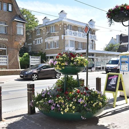 Former Hotel In The Centre And At 50 Metres From The Beach In Panne De Panne Esterno foto