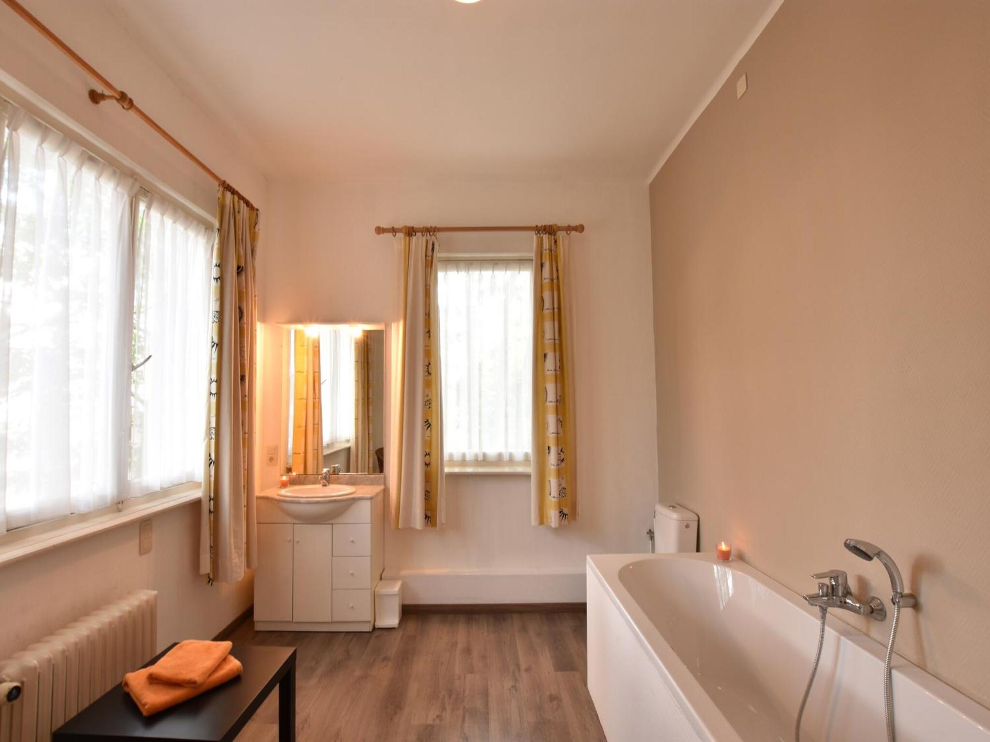Former Hotel In The Centre And At 50 Metres From The Beach In Panne De Panne Esterno foto