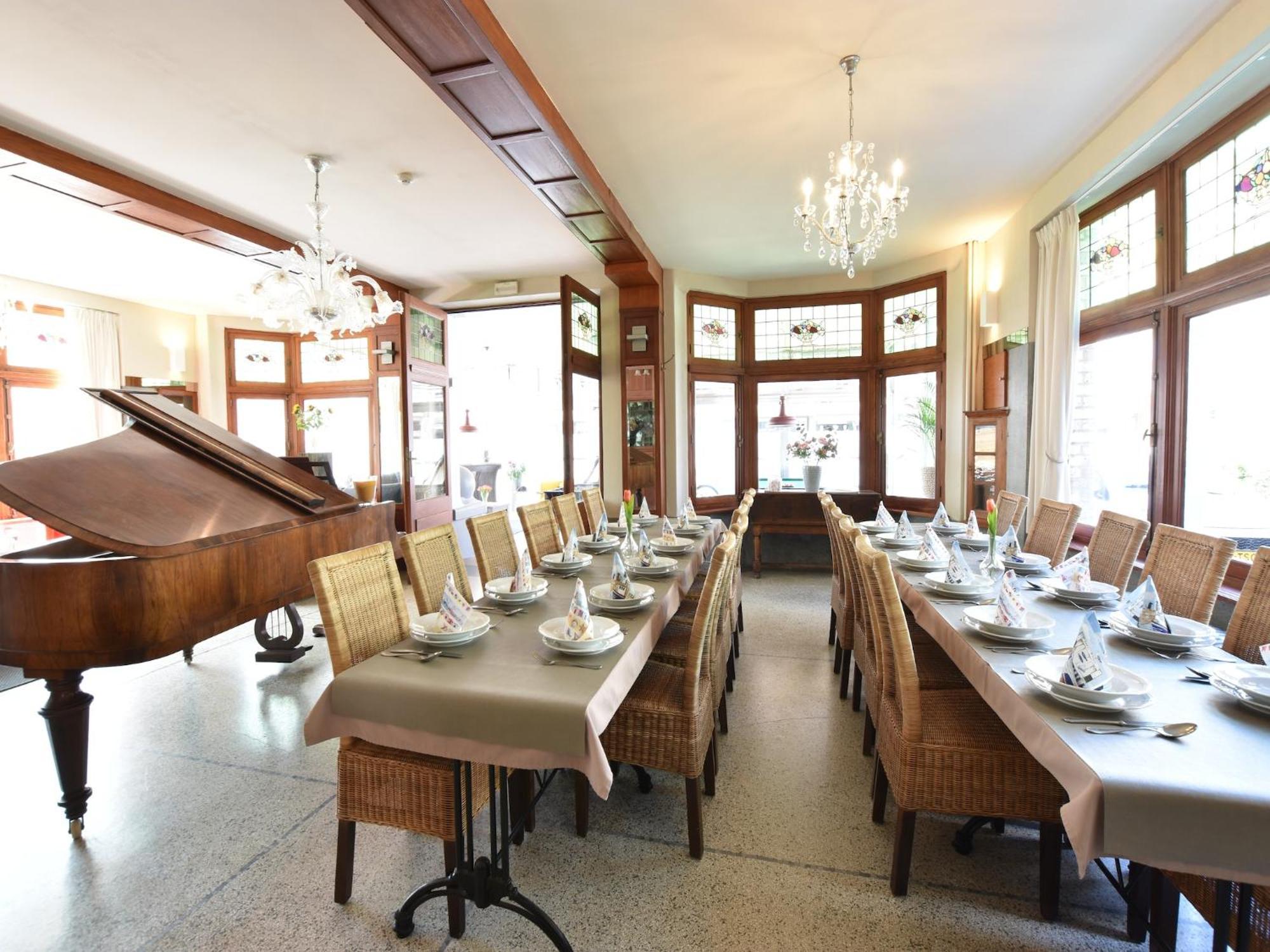 Former Hotel In The Centre And At 50 Metres From The Beach In Panne De Panne Esterno foto
