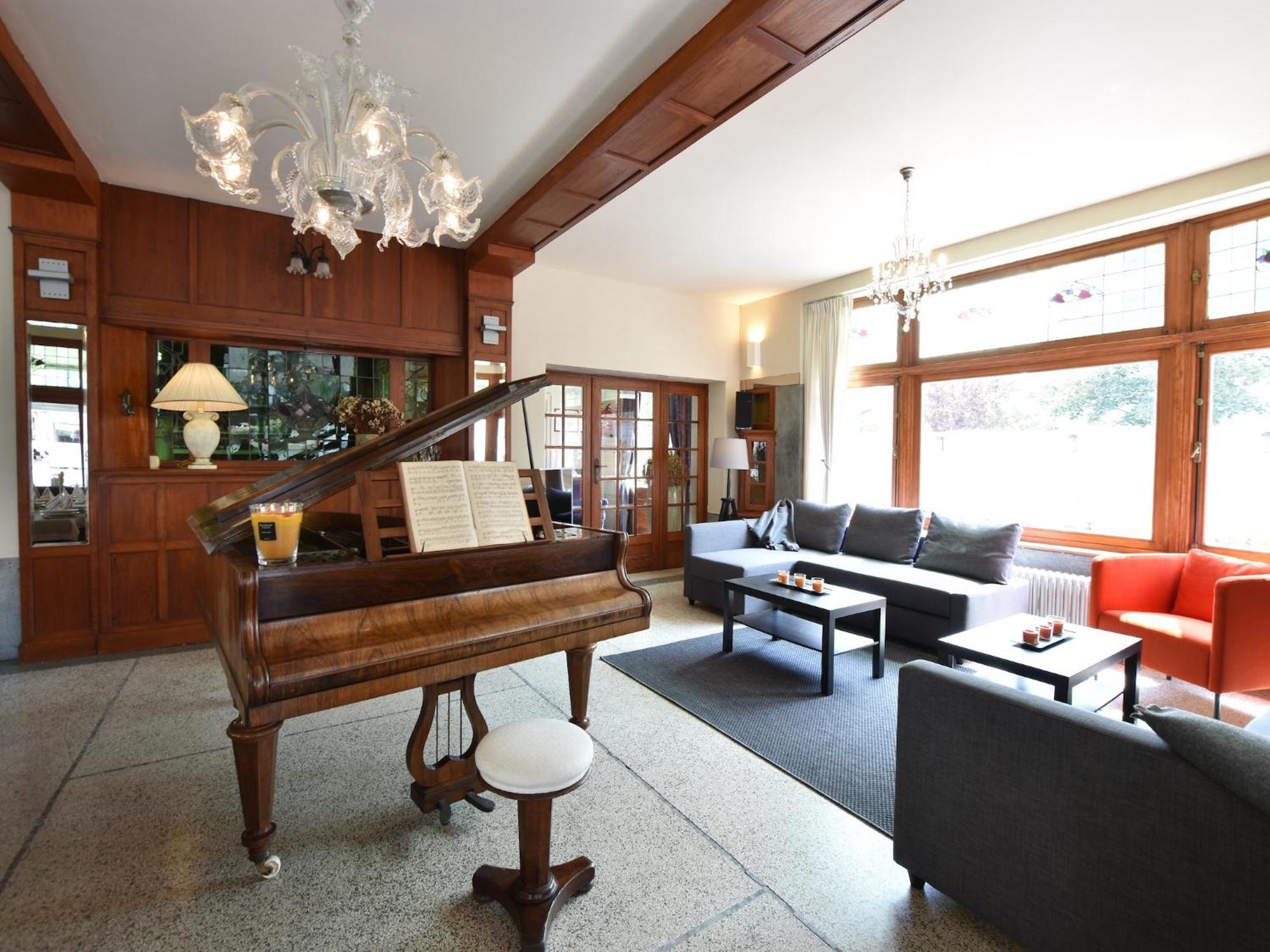 Former Hotel In The Centre And At 50 Metres From The Beach In Panne De Panne Esterno foto