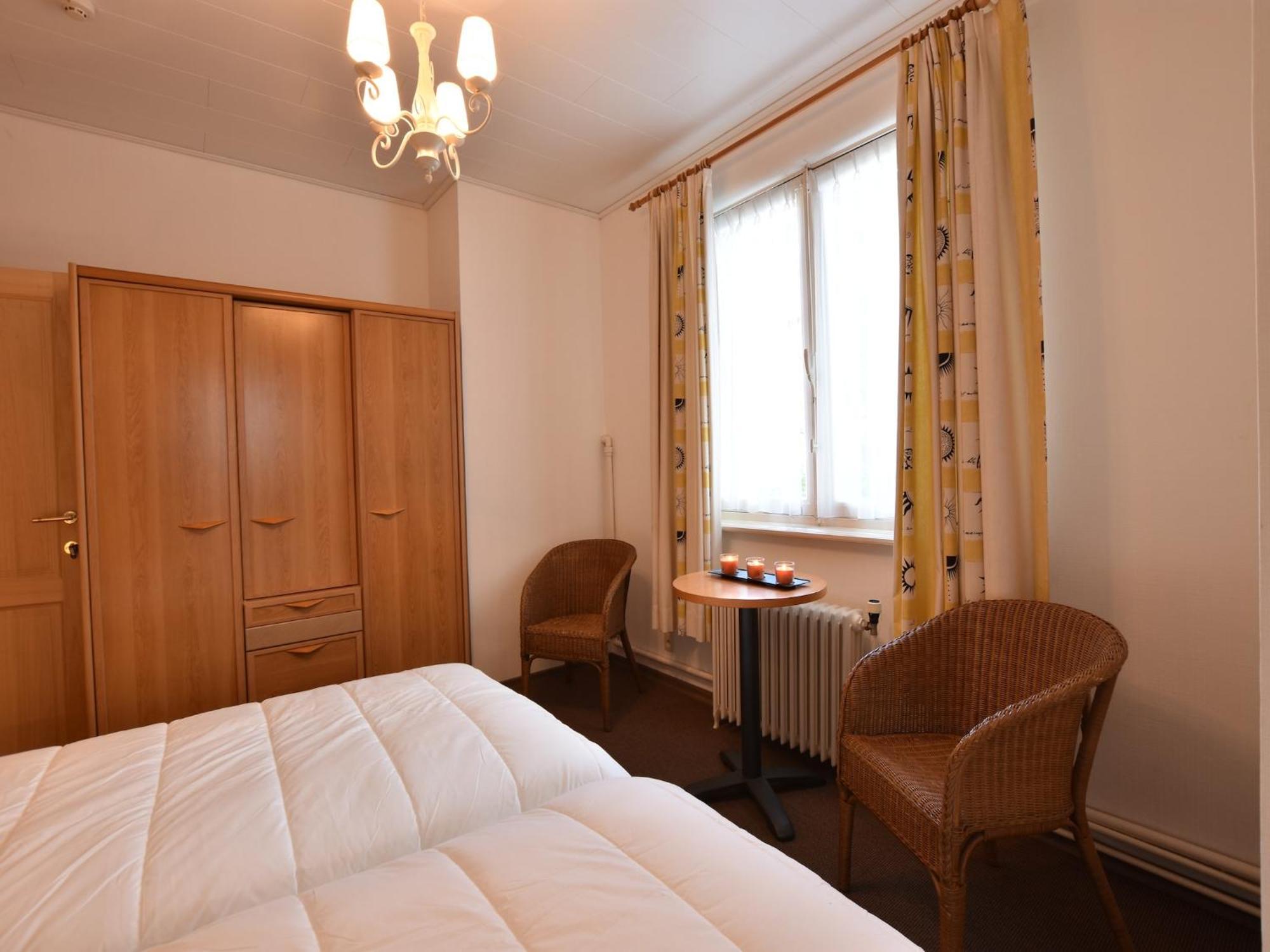 Former Hotel In The Centre And At 50 Metres From The Beach In Panne De Panne Esterno foto