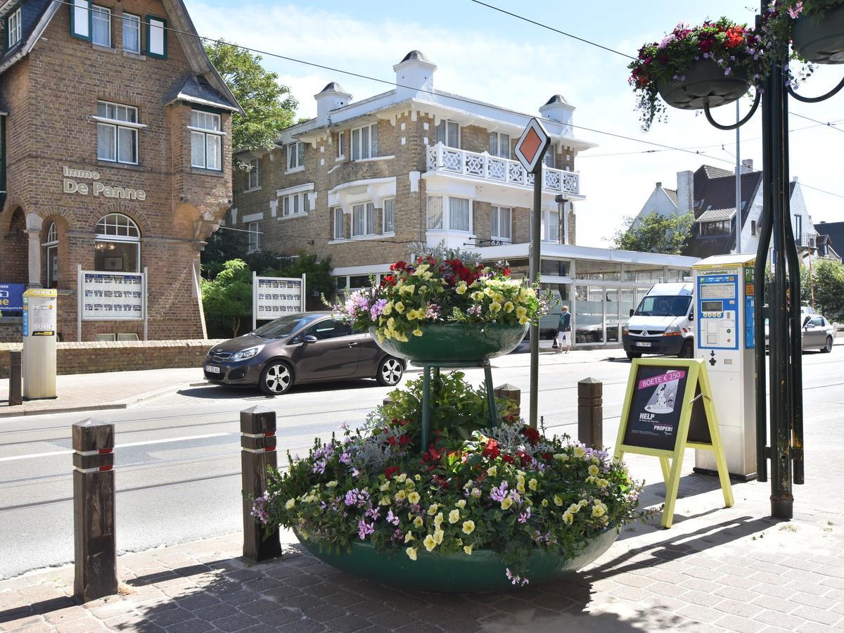 Former Hotel In The Centre And At 50 Metres From The Beach In Panne De Panne Esterno foto